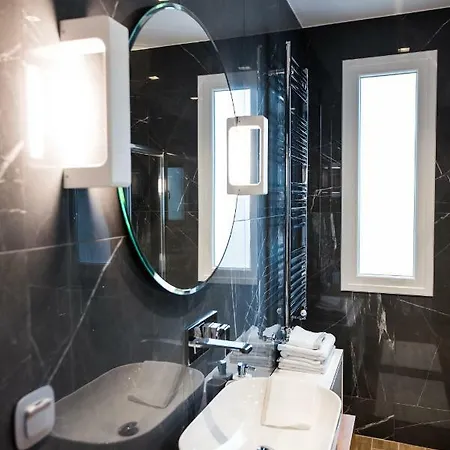 Apollo Chic Penthouse By Qr